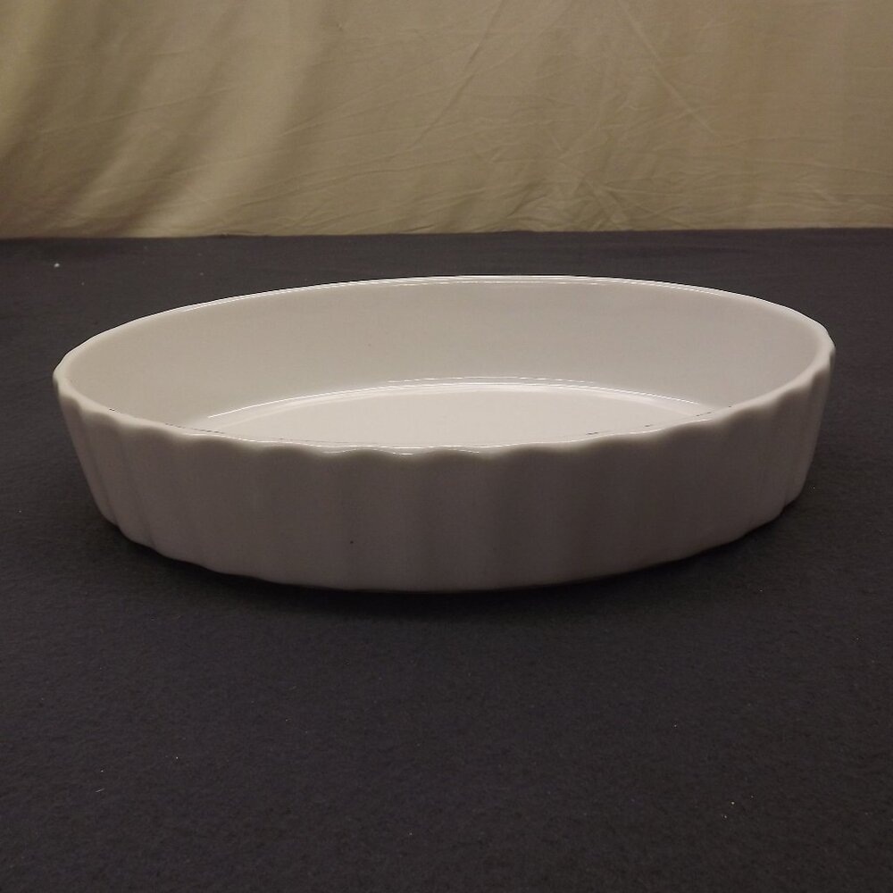 Gibson Housewares 10" Oval White Pie Pan Plate